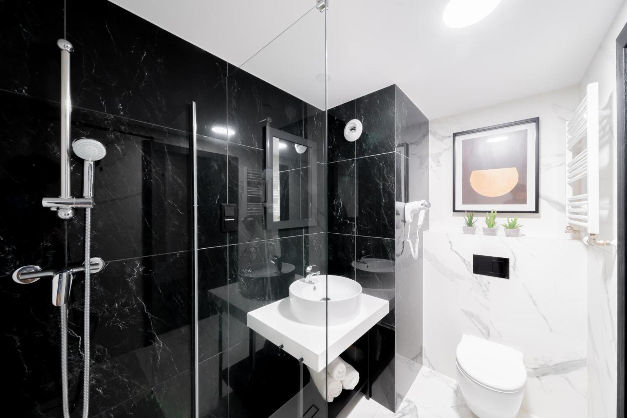 Lulu Apartments - Rosa - Studio Hotelowe Z Klimatyzacja I Konsola Ps4 - Solny Resort Kolobrzeg Luaran gambar